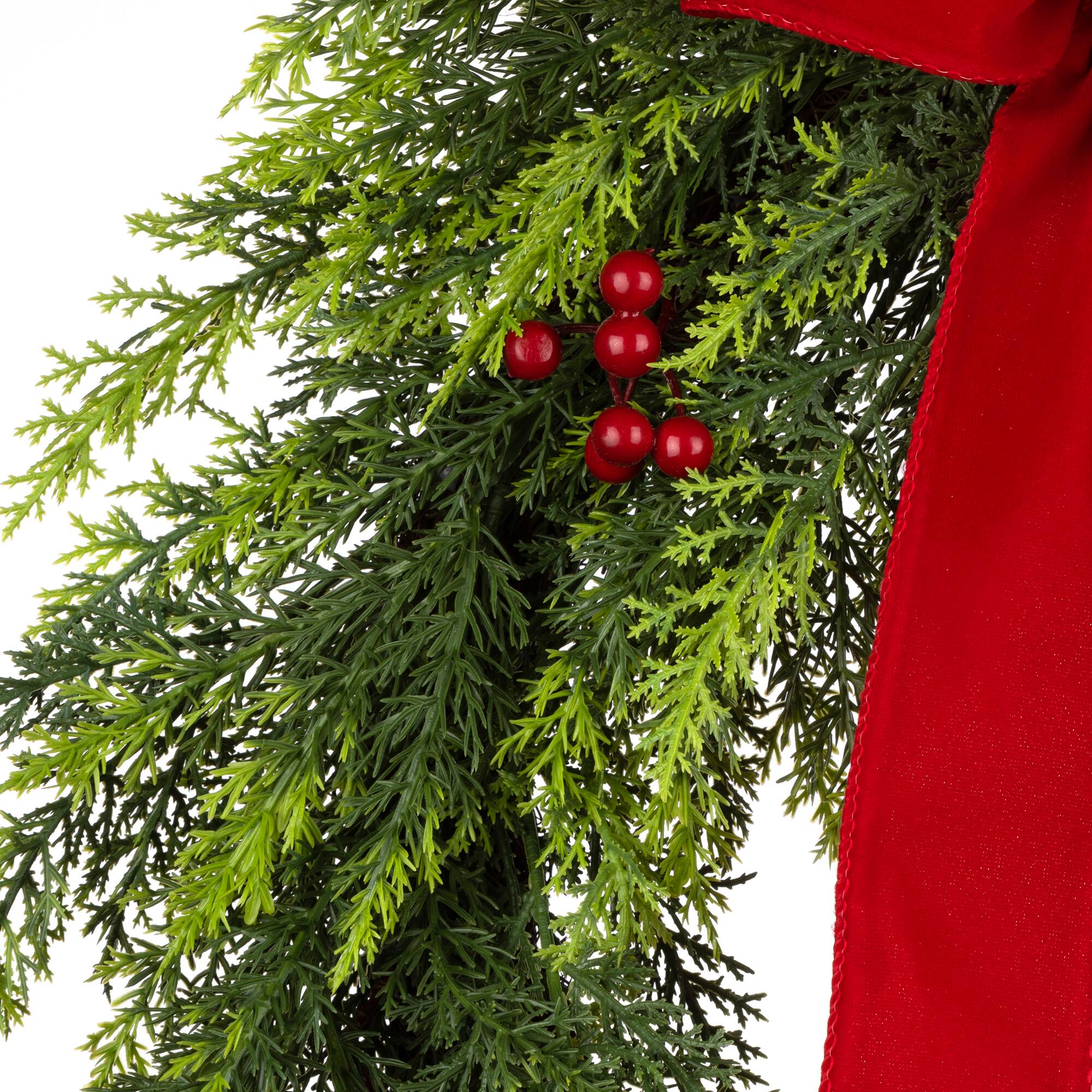 24" Christmas Classic Wreath